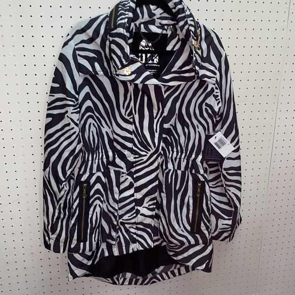 NWT G.E.T. Women’s XS Zebra Print LightWeight Water Resistant Hidden Hood Jacket - Picture 9 of 16